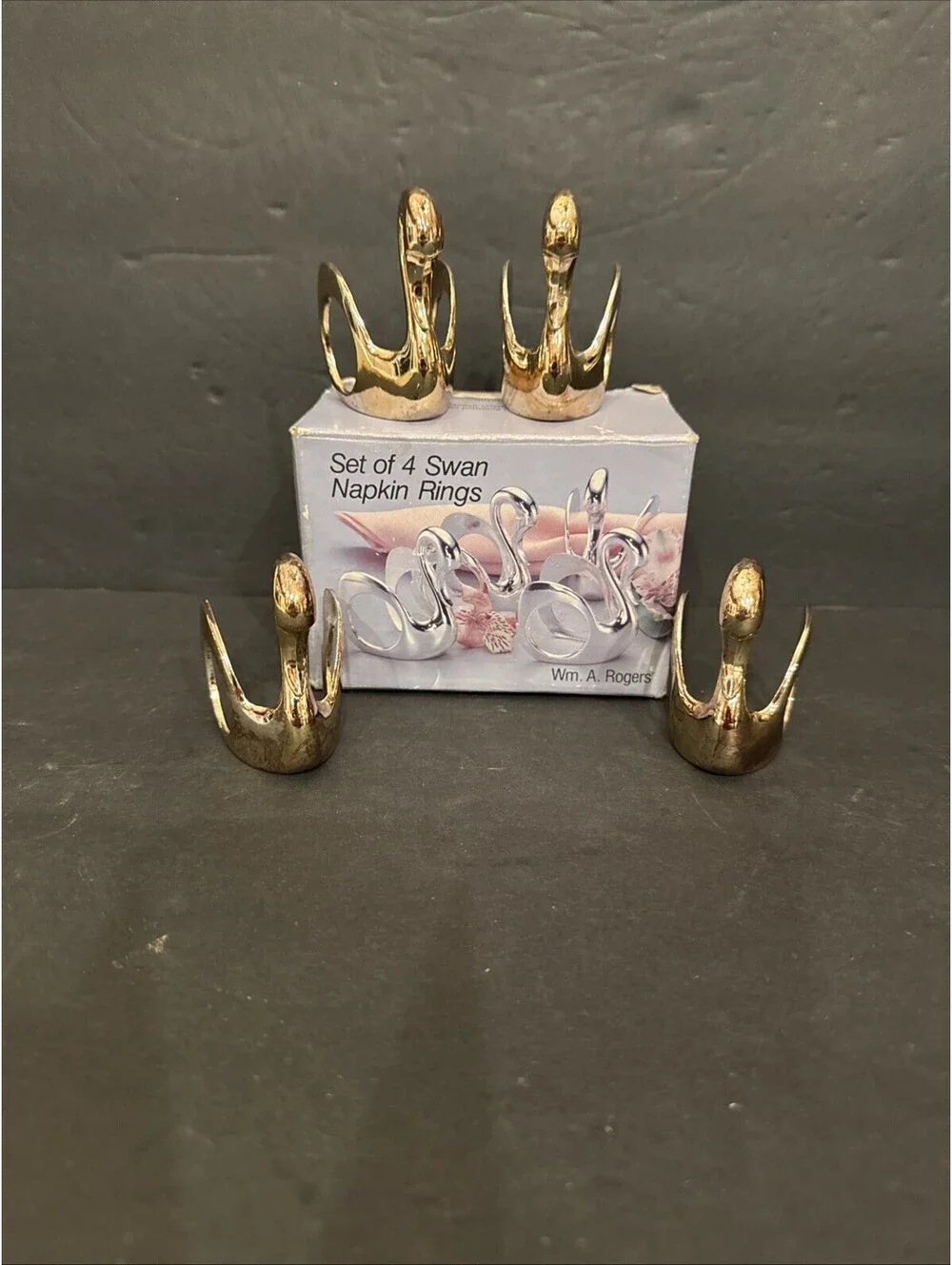 Set of 4 Vintage Oneida Wm A Rogers Swan Napkin Rings Silver Plated Need Polish